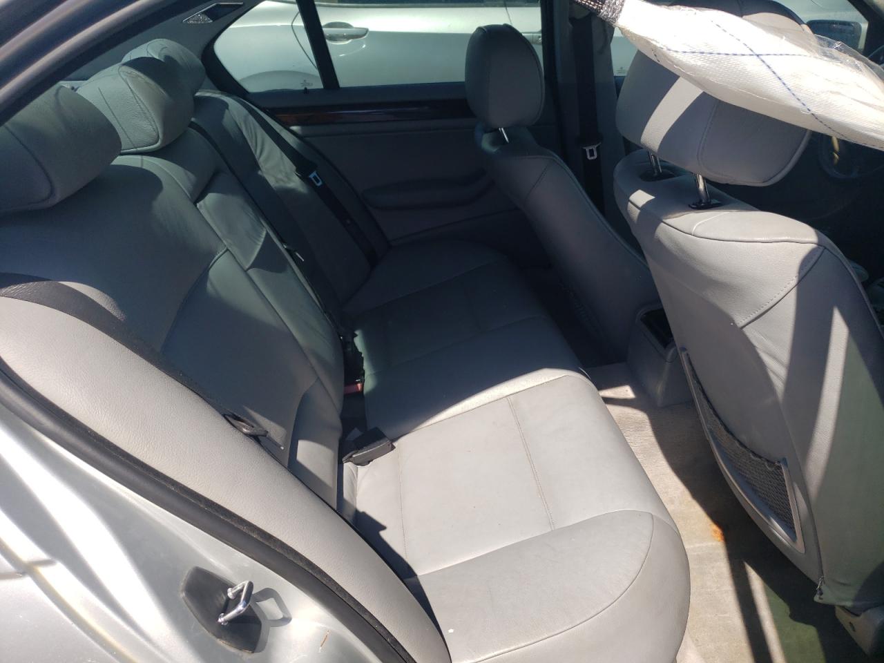 Photo 6 from auction – 2005 BMW 325 I with VIN WBAET37435NJ88379