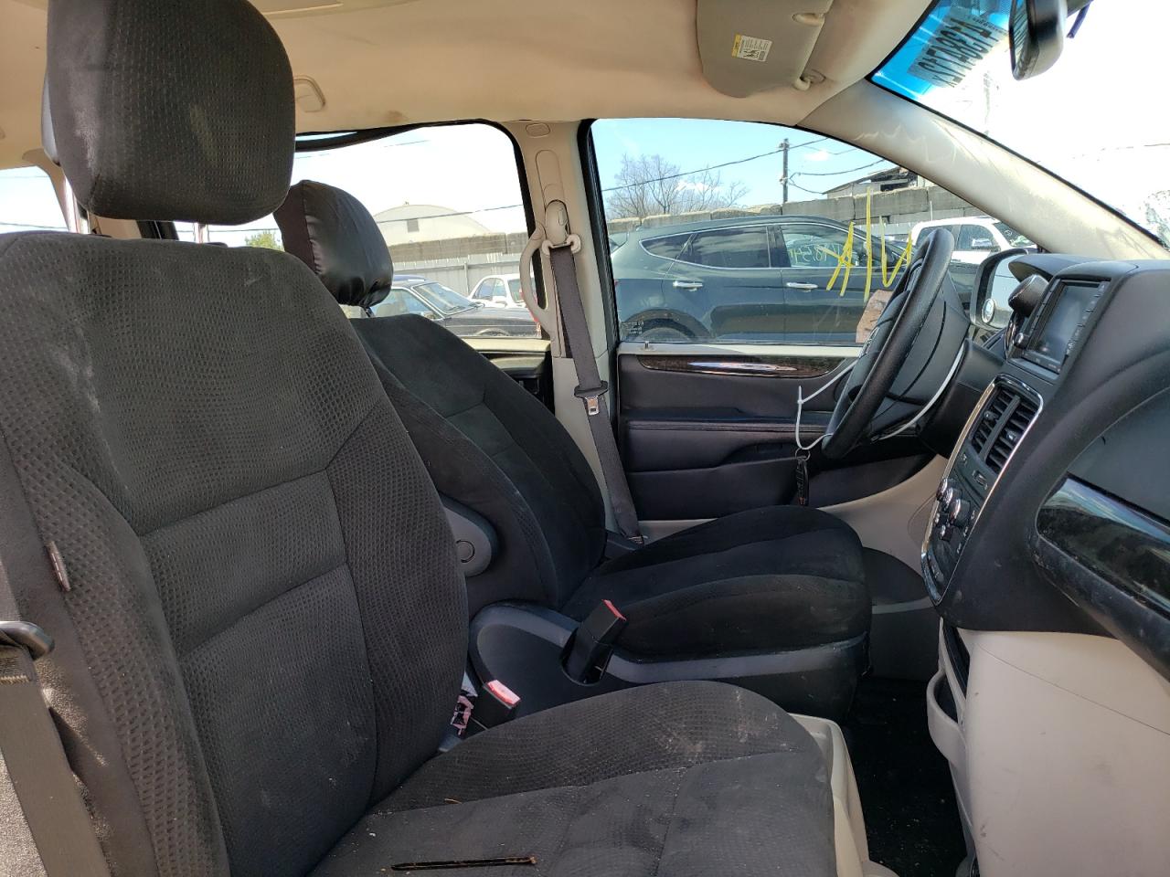Photo 5 from auction – 2015 DODGE GRAND CARA with VIN 2C4RDGBG6FR543074