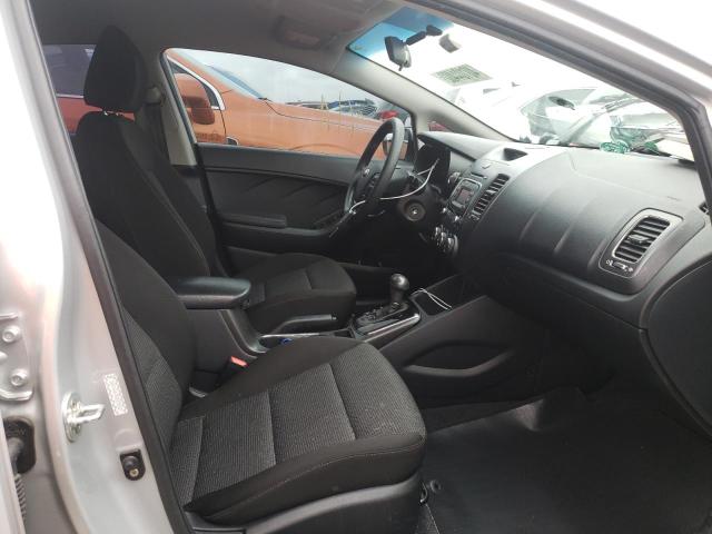 Photo 5 from auction – 2017 KIA FORTE LX with VIN 3KPFK4A74HE070627
