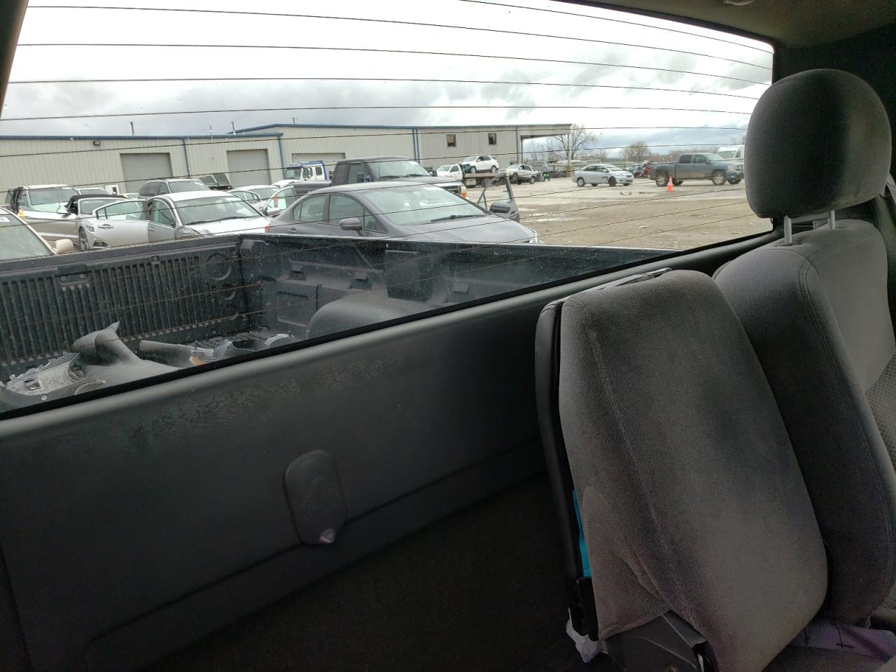 Photo 6 from auction – 2003 CHEVROLET SILVERADO with VIN 1GCEC14T53Z246789