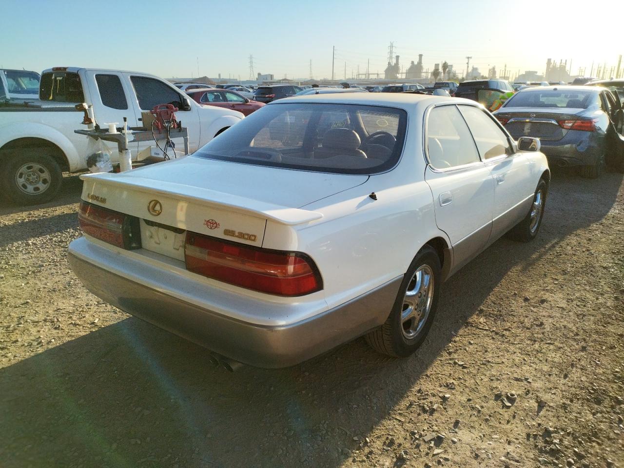 Photo 4 from auction – 1995 LEXUS ES 300 with VIN JT8GK13T6S0089465