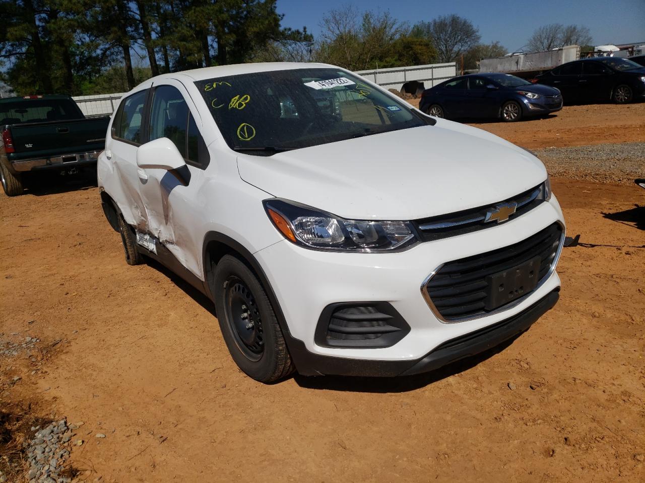 CHEVROLET TRAX LS 2017 with VIN KL7CJKSB7HB062657 - Photo from auction