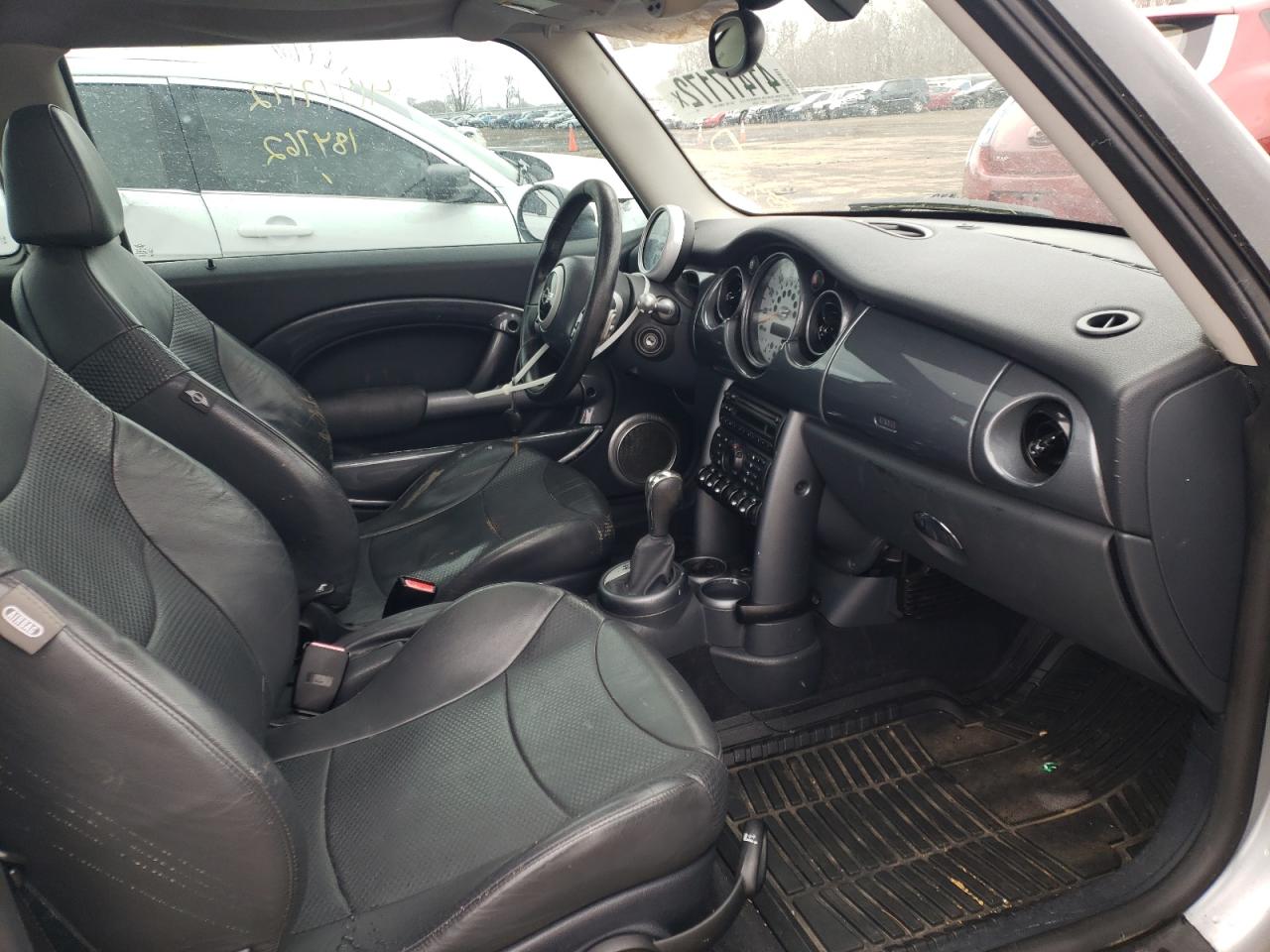 Photo 5 from auction – 2004 MINI COOPER with VIN WMWRC33414TJ57780
