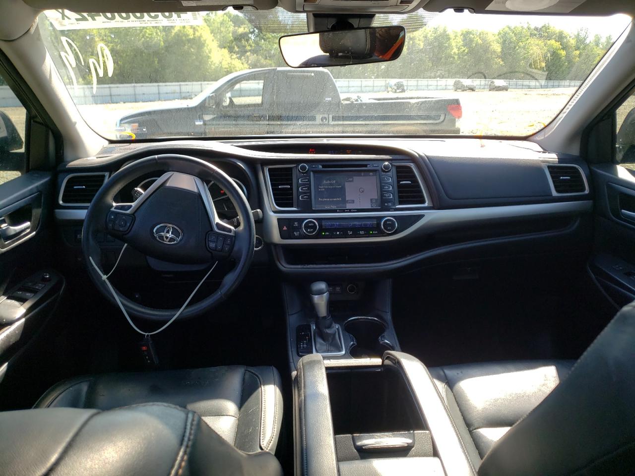 Photo 9 from auction – 2017 TOYOTA HIGHLANDER with VIN 5TDKZRFH9HS518875
