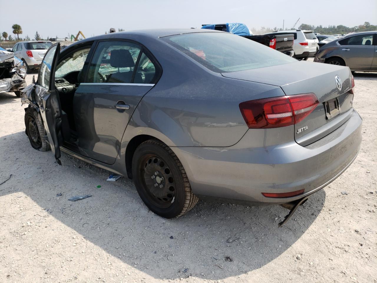 Photo 3 from auction – 2017 VOLKSWAGEN JETTA S with VIN 3VW2B7AJ3HM395901