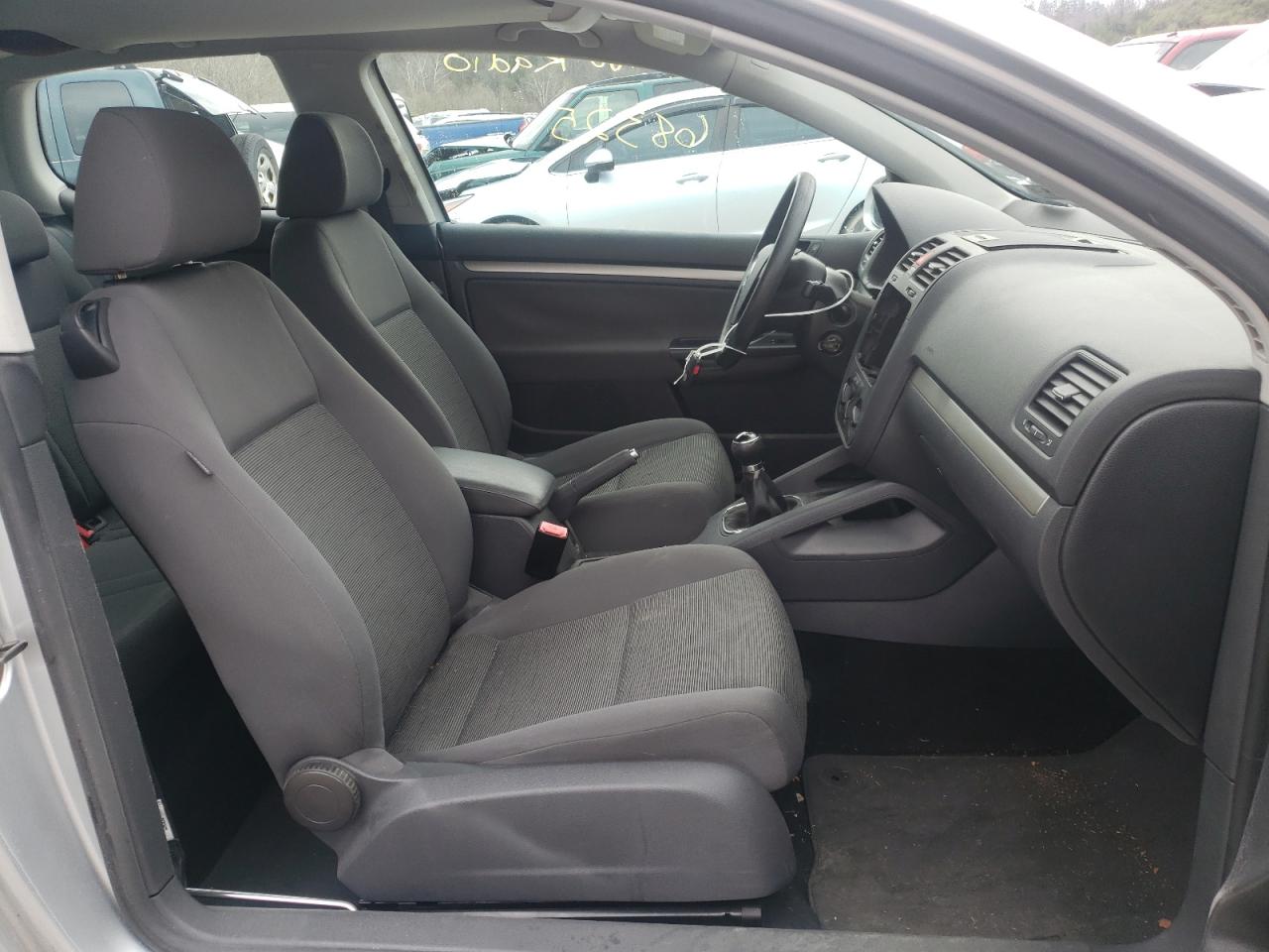 Photo 5 from auction – 2009 VOLKSWAGEN RABBIT with VIN WVWAA71K79W143869