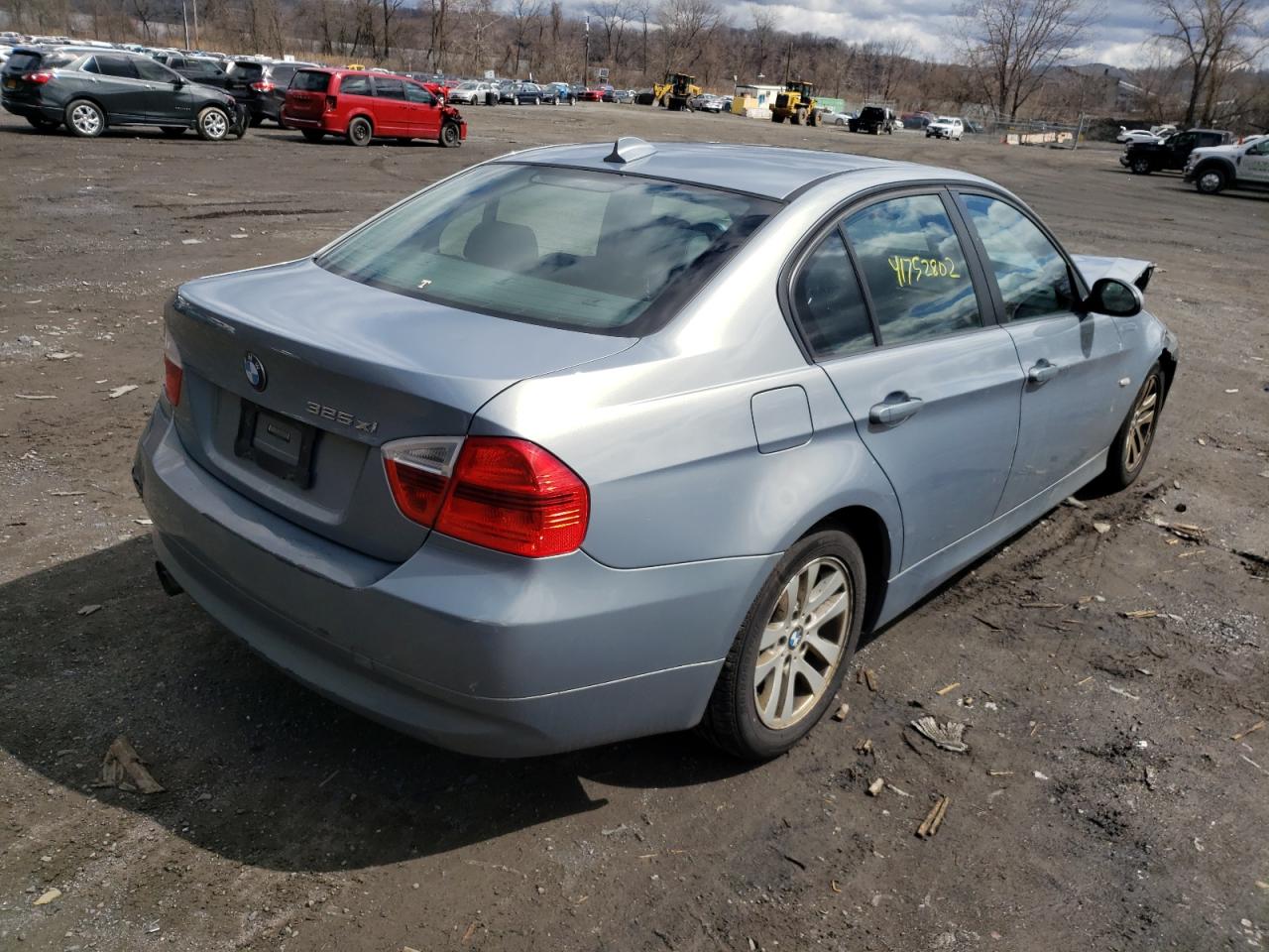 Photo 4 from auction – 2006 BMW 325 XI with VIN WBAVD13536KV02972