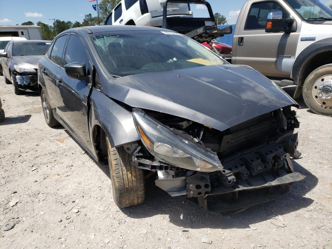 FORD FOCUS SE 2018 with VIN 1FADP3FE4JL265706 - Photo from auction