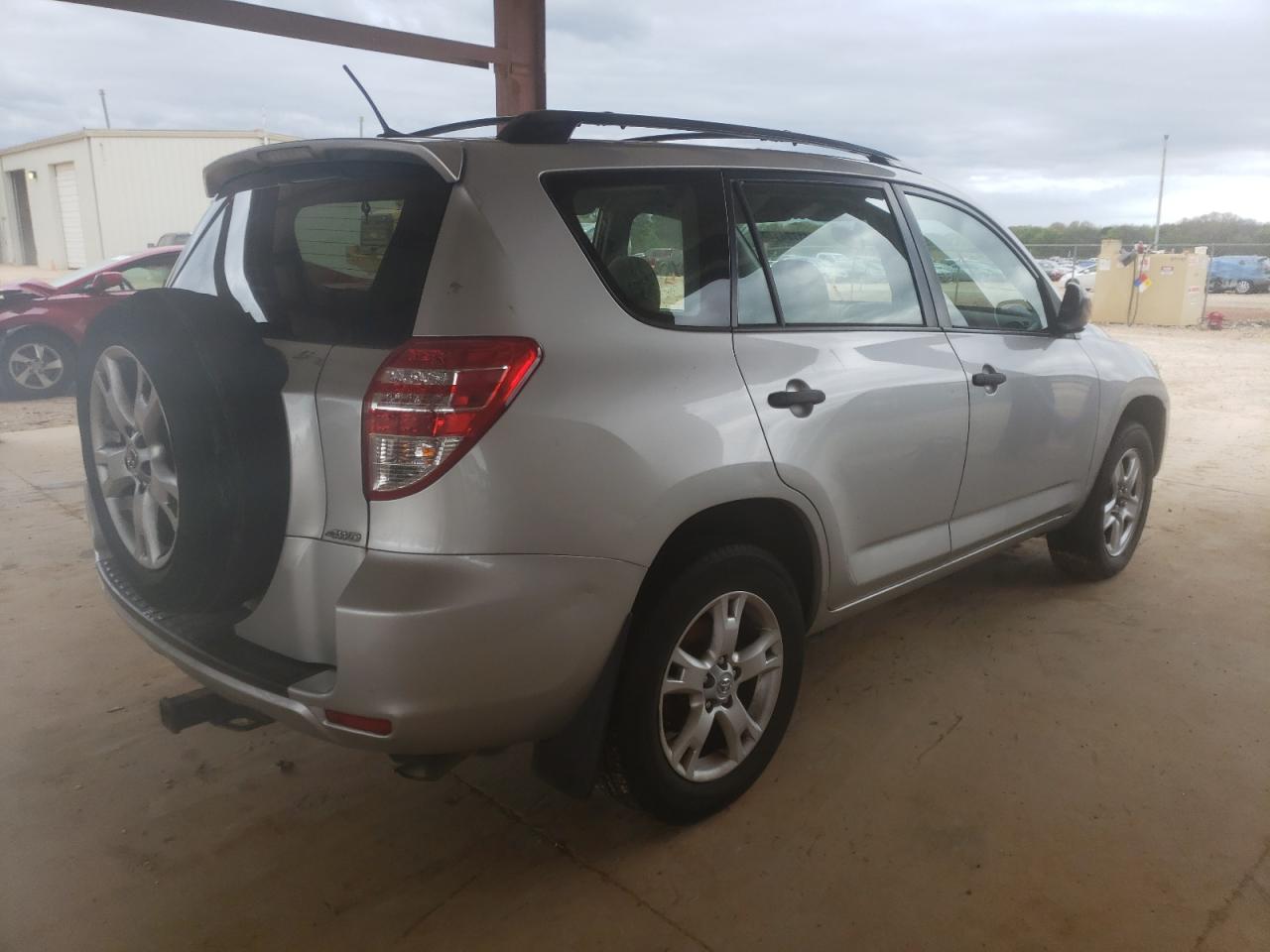 Photo 4 from auction – 2009 TOYOTA RAV4 with VIN JTMBF33V695007194