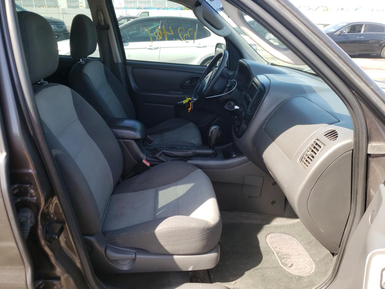 Photo 5 from auction – 2007 FORD ESCAPE XLS with VIN 1FMYU02Z87KA03242
