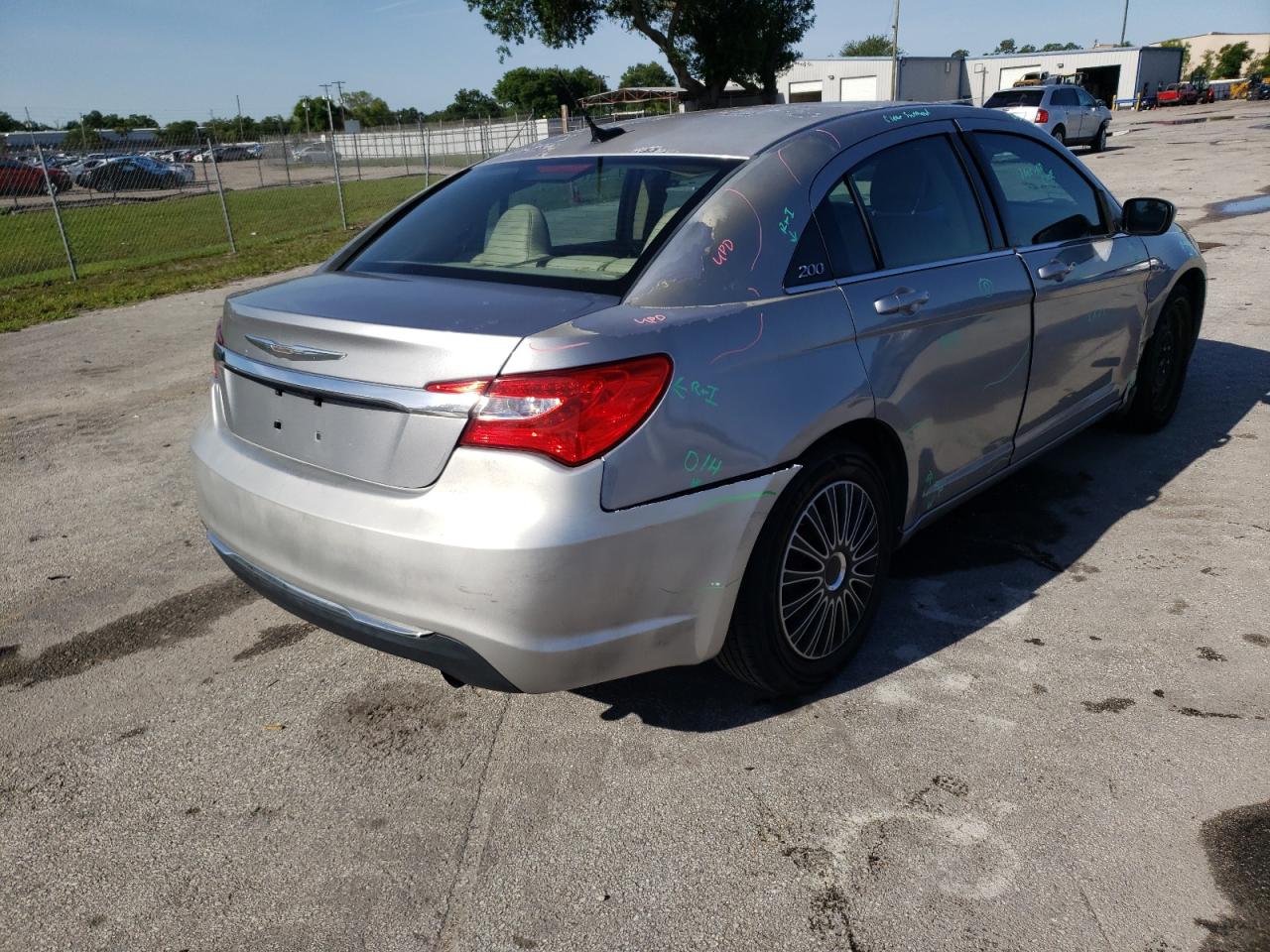 Photo 4 from auction – 2013 CHRYSLER 200 LX with VIN 1C3CCBAB8DN689699