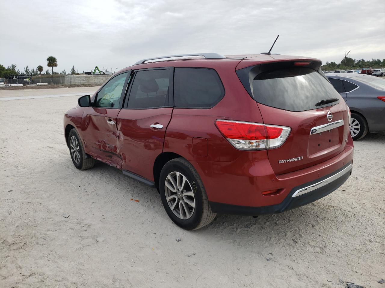 Photo 3 from auction – 2016 NISSAN PATHFINDER with VIN 5N1AR2MN6GC617581