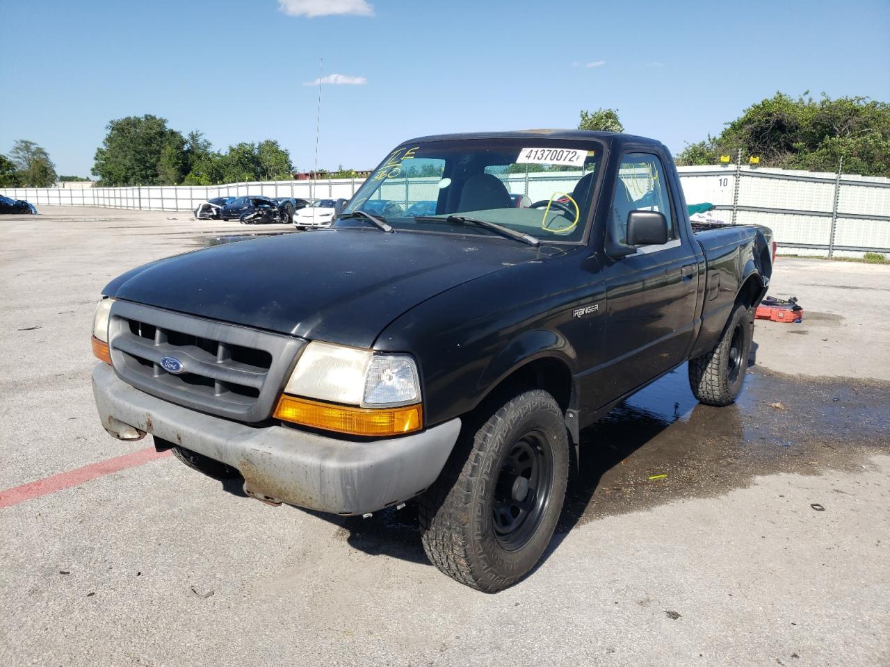 Photo 2 from auction – 2000 FORD RANGER with VIN 1FTYR10C7YPA93644