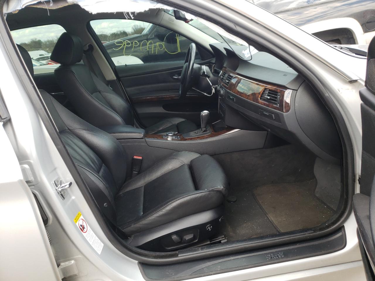 Photo 5 from auction – 2006 BMW 330 I with VIN WBAVB33526KS38970