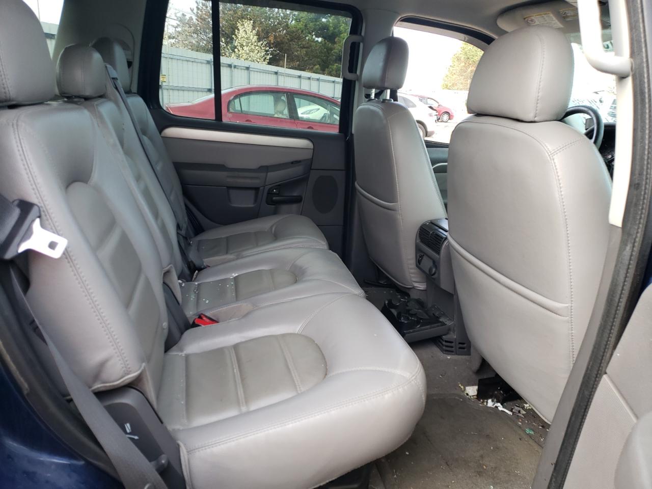 Photo 6 from auction – 2004 FORD EXPLORER X with VIN 1FMZU73K74UA06731