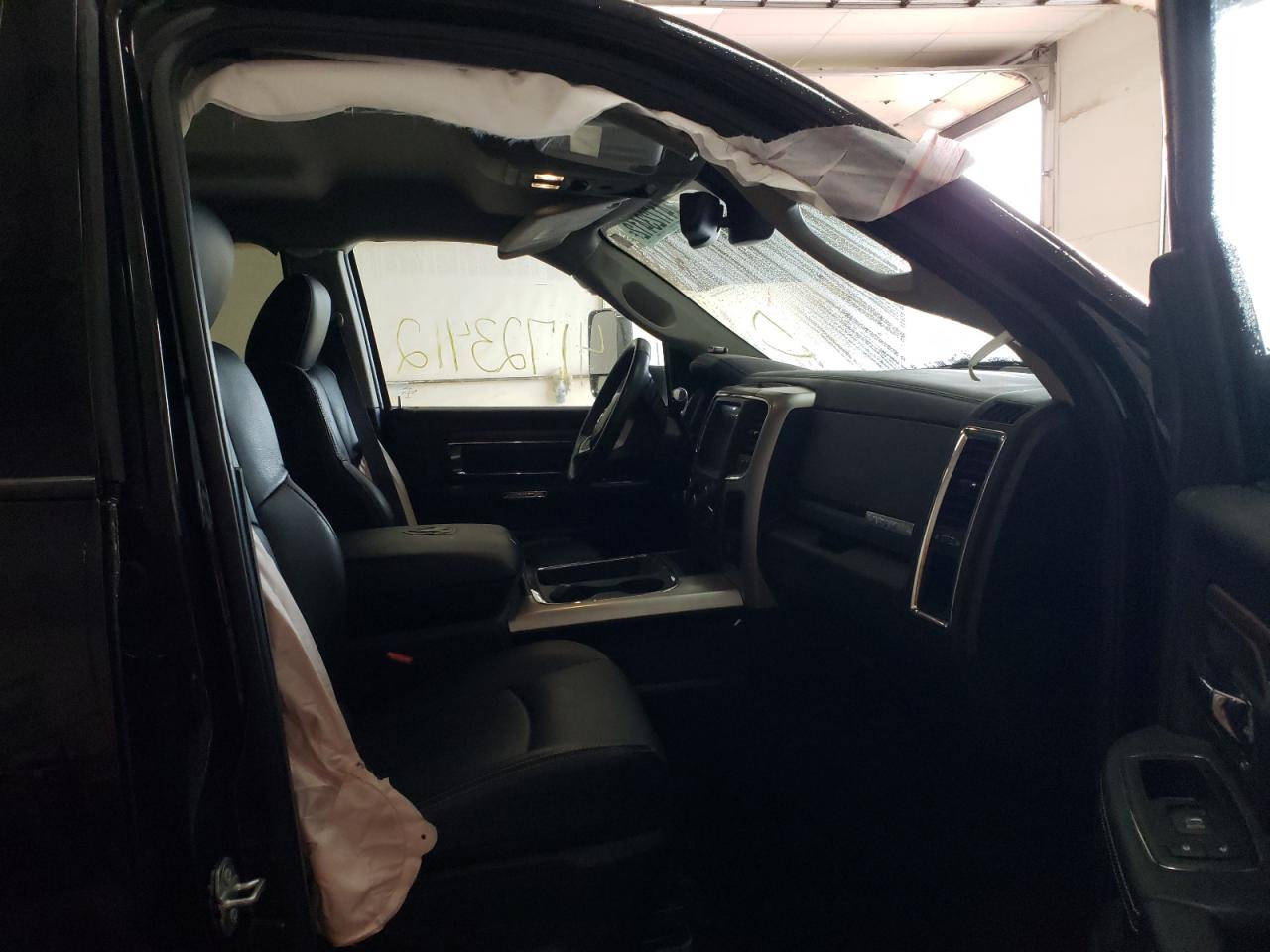 Photo 5 from auction – 2016 RAM 2500 LARAM with VIN 3C6UR5FLXGG109164