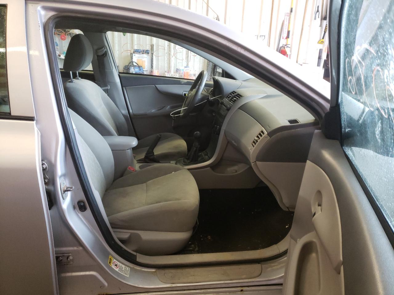 Photo 5 from auction – 2009 TOYOTA COROLLA with VIN 2T1BU40E79C120865