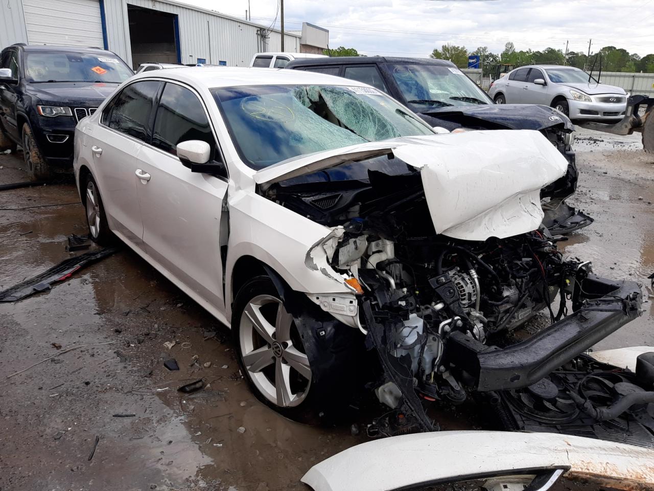 VOLKSWAGEN PASSAT S 2015 with VIN 1VWAS7A34FC107265 - Photo from auction