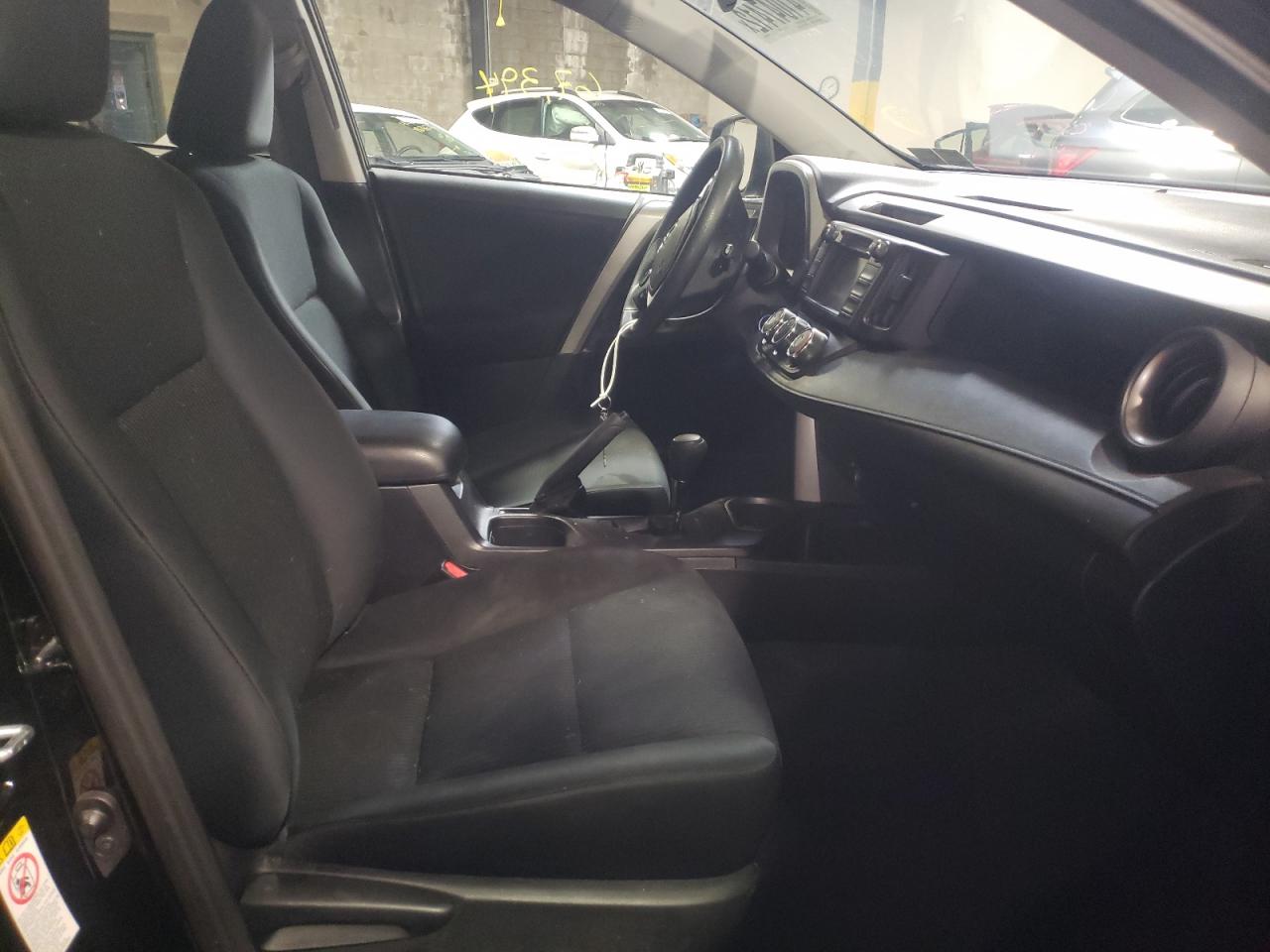 Photo 5 from auction – 2016 TOYOTA RAV4 LE with VIN 2T3BFREV7GW520766