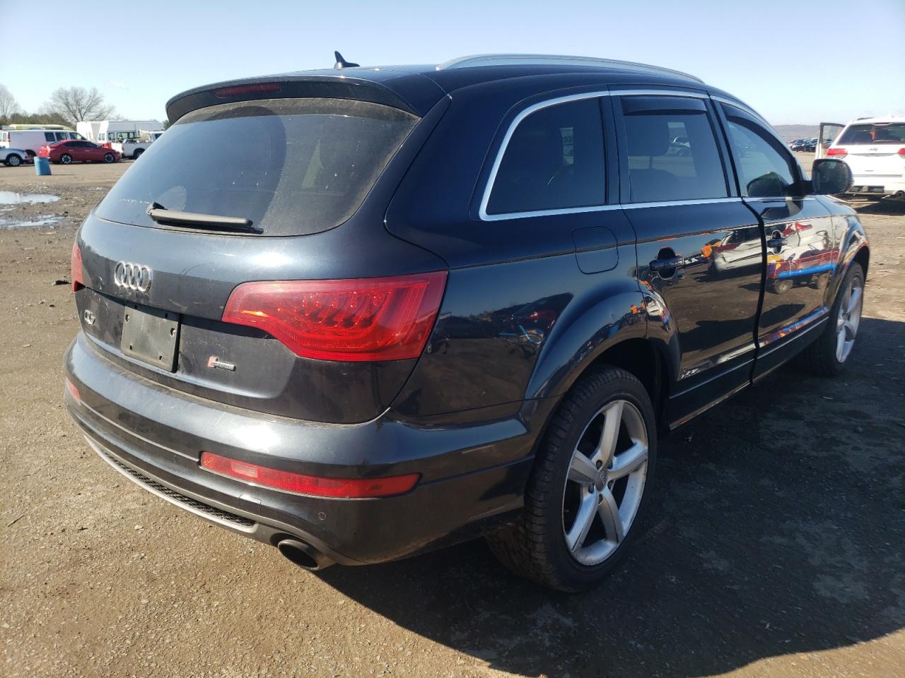 Photo 4 from auction – 2011 AUDI Q7 with VIN WA1DGAFE3BD002028