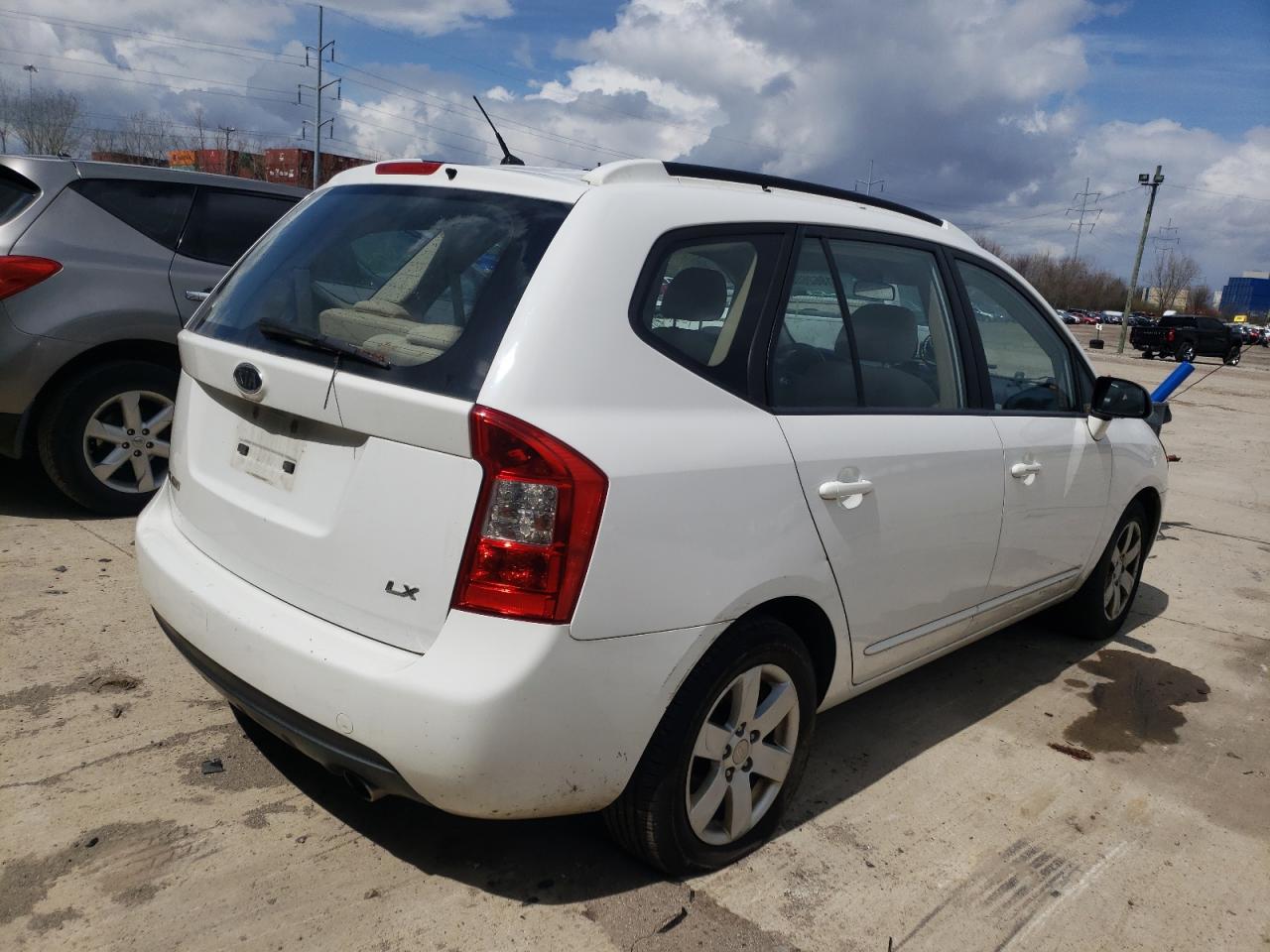 Photo 4 from auction – 2007 KIA RONDO BASE with VIN KNAFG525177081066