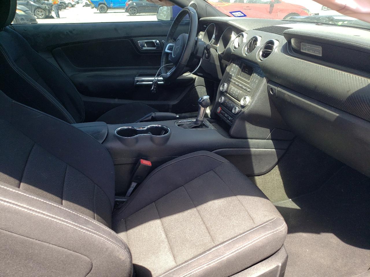 Photo 5 from auction – 2016 FORD MUSTANG with VIN 1FA6P8AM8G5261997