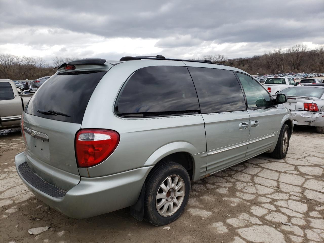 Photo 4 from auction – 2003 CHRYSLER TOWN & COU with VIN 2C4GP54L53R298048