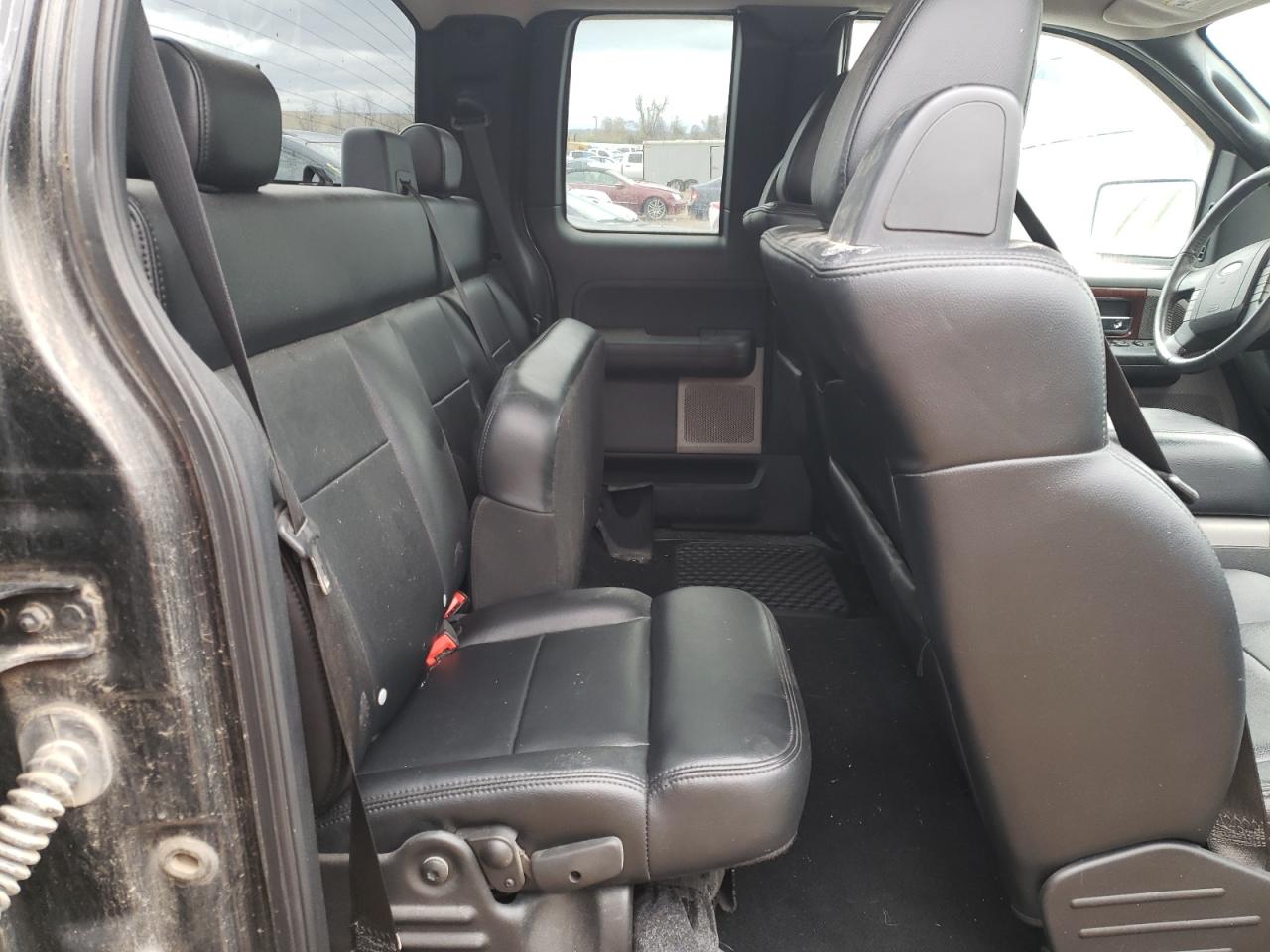 Photo 6 from auction – 2006 FORD F150 with VIN 1FTPX14V16NB07947