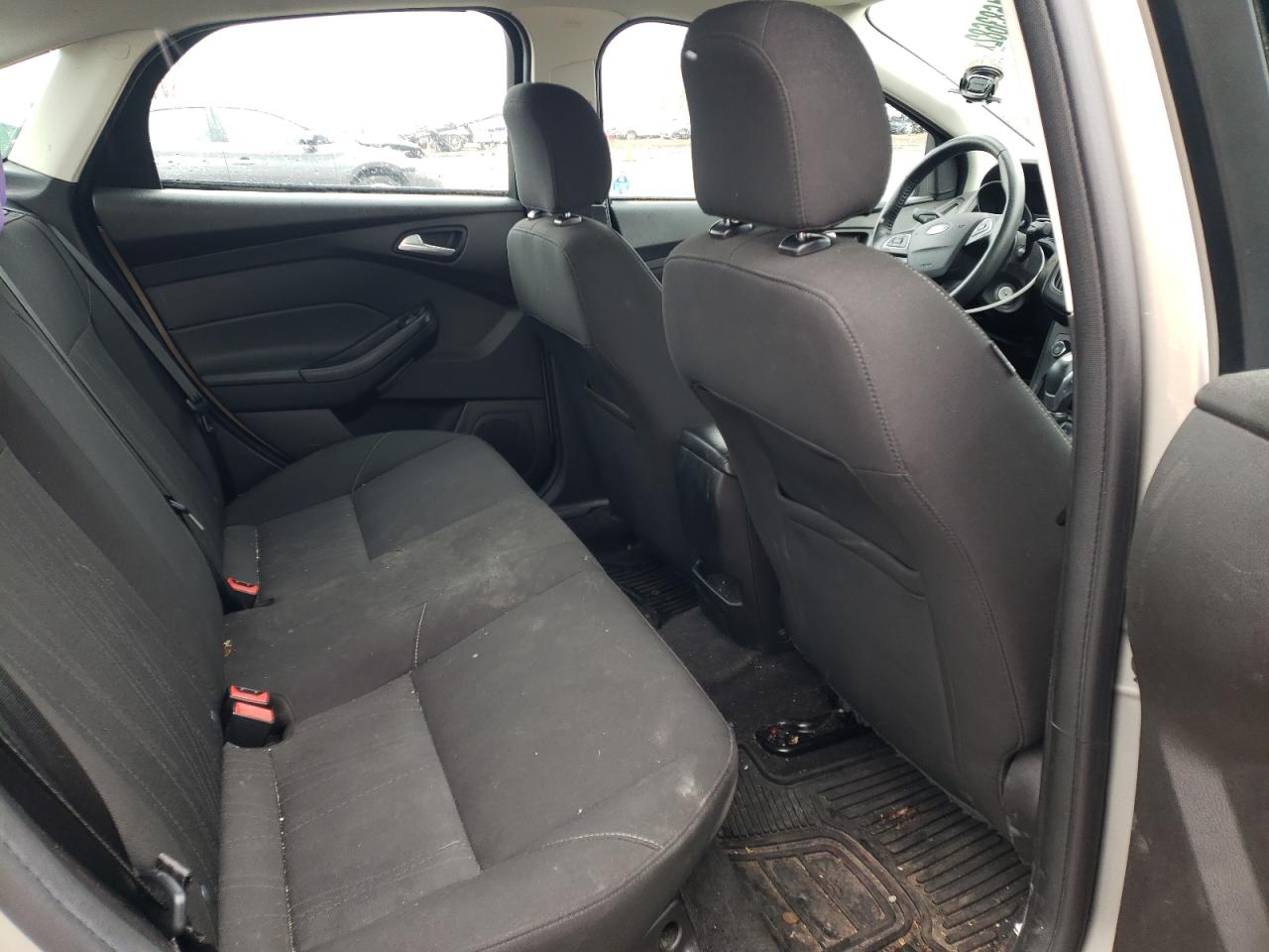 Photo 6 from auction – 2016 FORD FOCUS SE with VIN 1FADP3F27GL237848