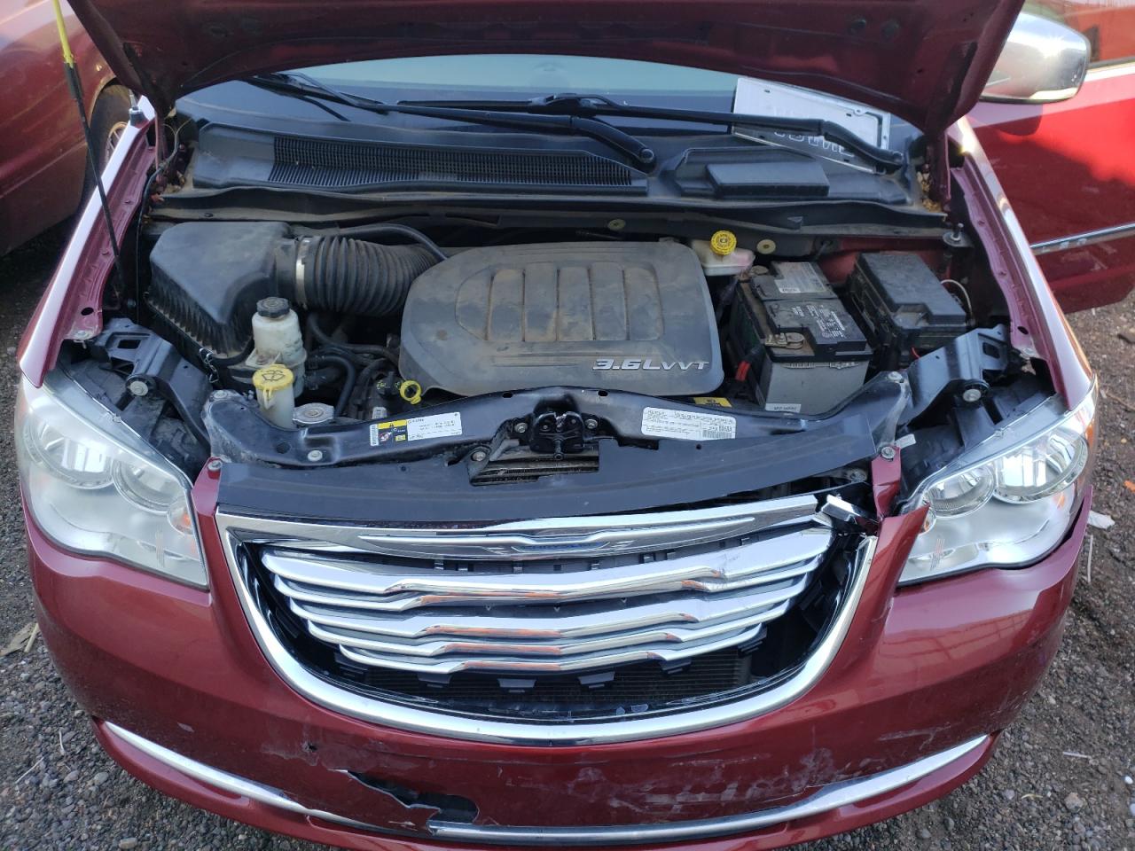 Photo 7 from auction – 2012 CHRYSLER TOWN & COU with VIN 2C4RC1CGXCR364143