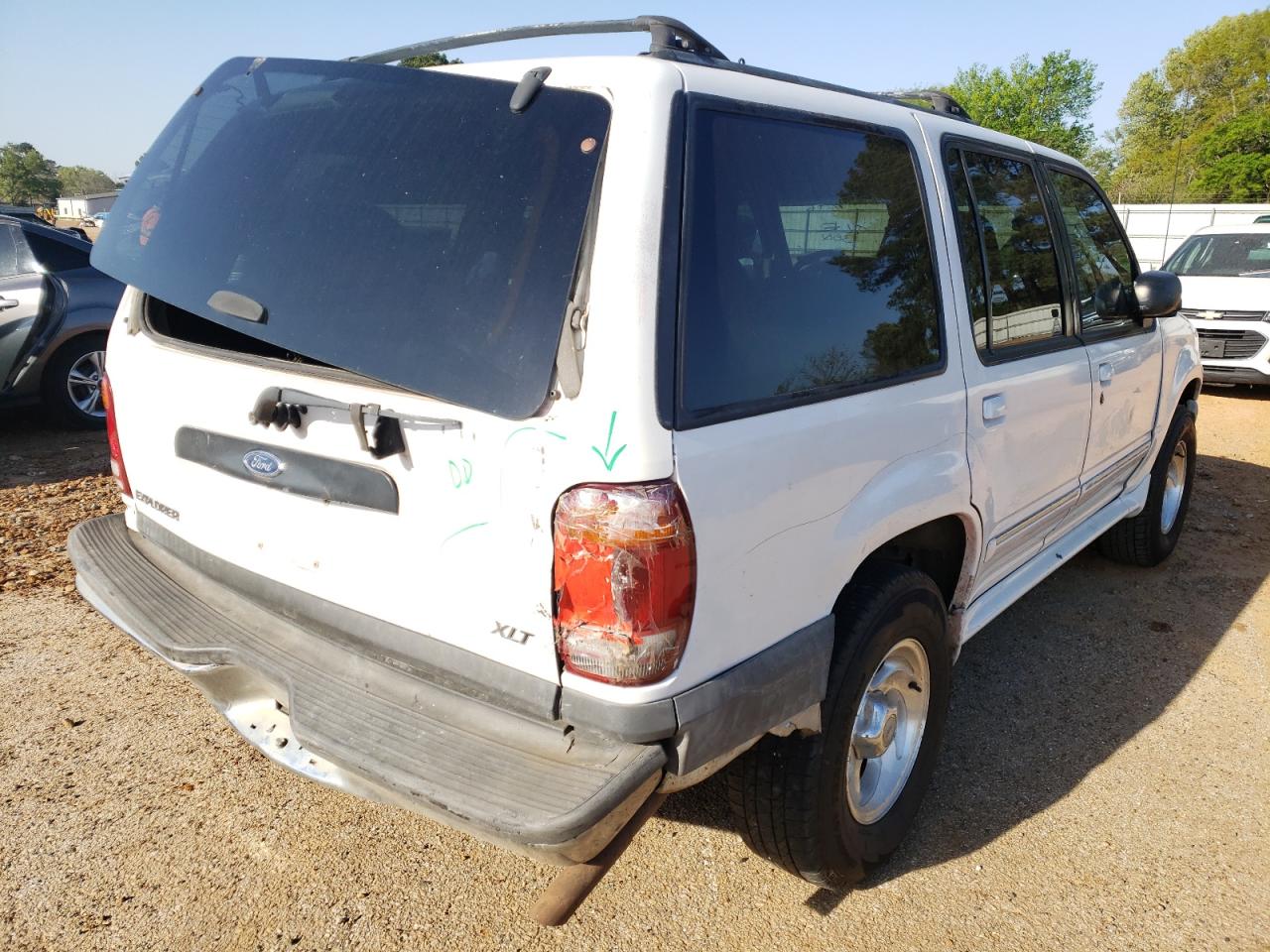 Photo 4 from auction – 2001 FORD EXPLORER X with VIN 1FMZU63E11ZA47276