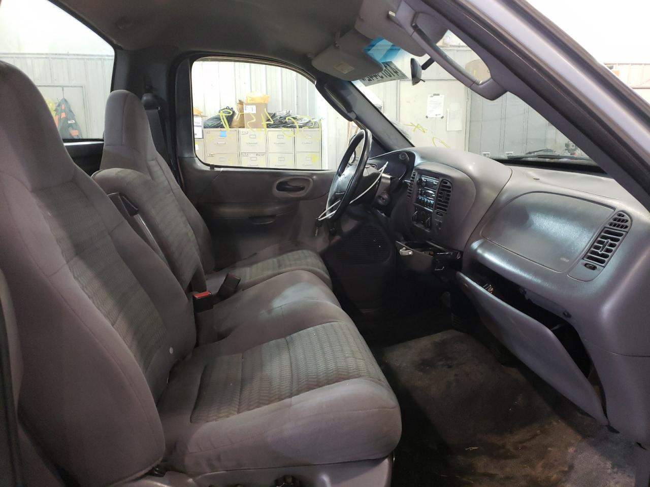 Photo 5 from auction – 2002 FORD F150 with VIN 1FTRF17212NC01186