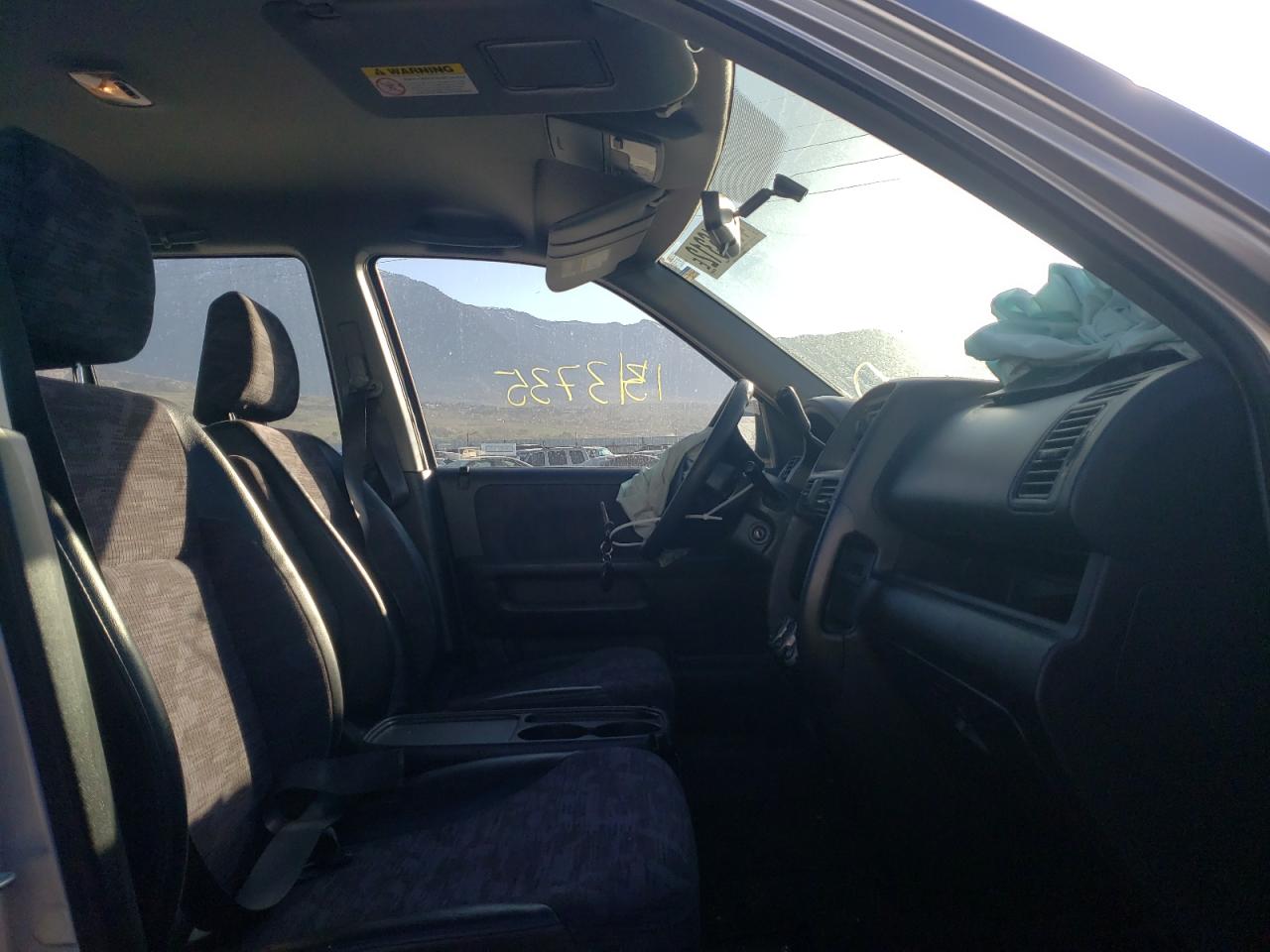 Photo 5 from auction – 2004 HONDA CR-V LX with VIN JHLRD68424C001647