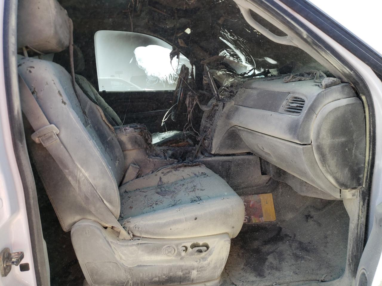 Photo 5 from auction – 2013 GMC YUKON XL D with VIN 1GKS2MEF2DR324712