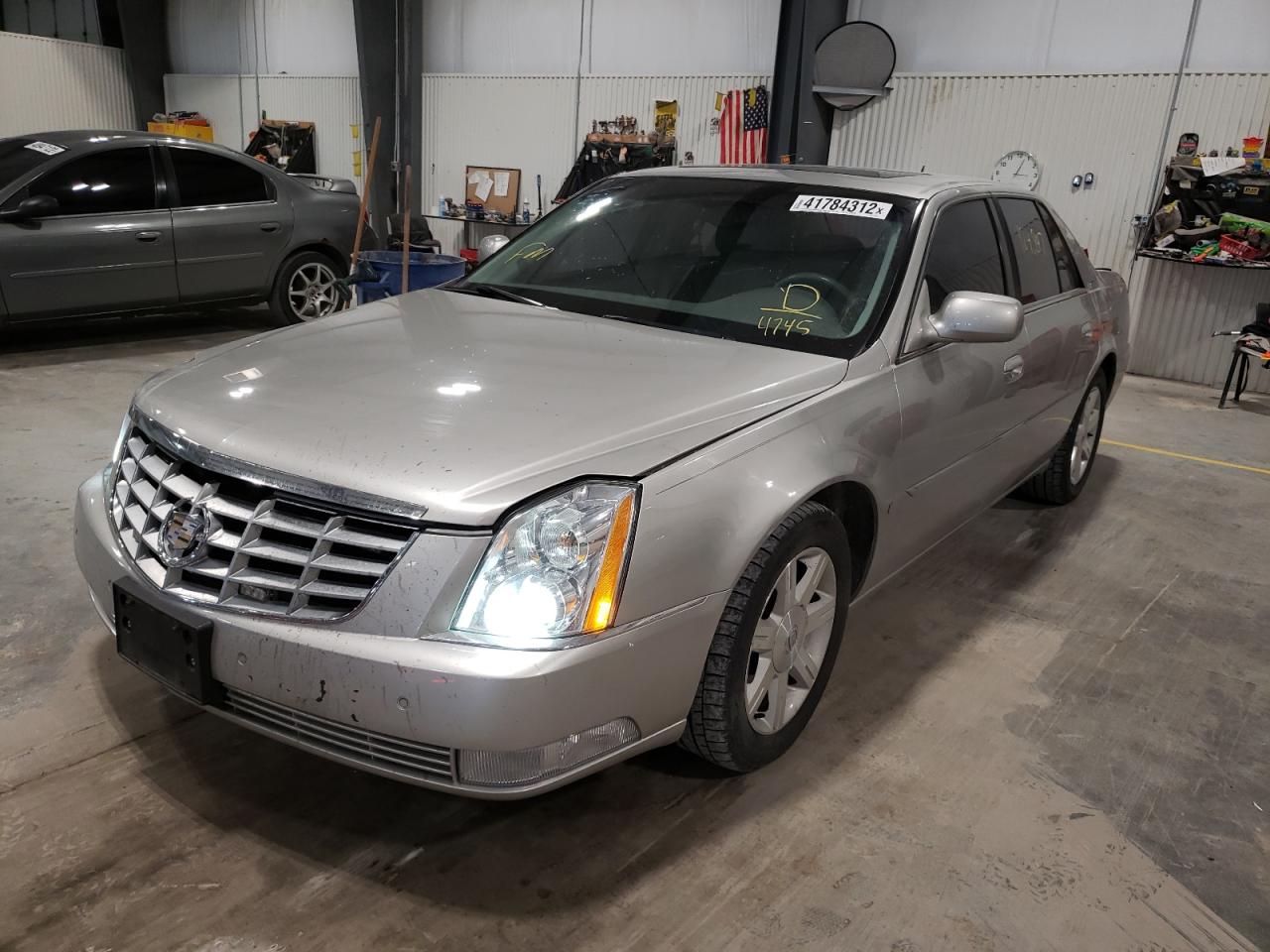 Photo 2 from auction – 2006 CADILLAC DTS with VIN 1G6KD57Y86U144745
