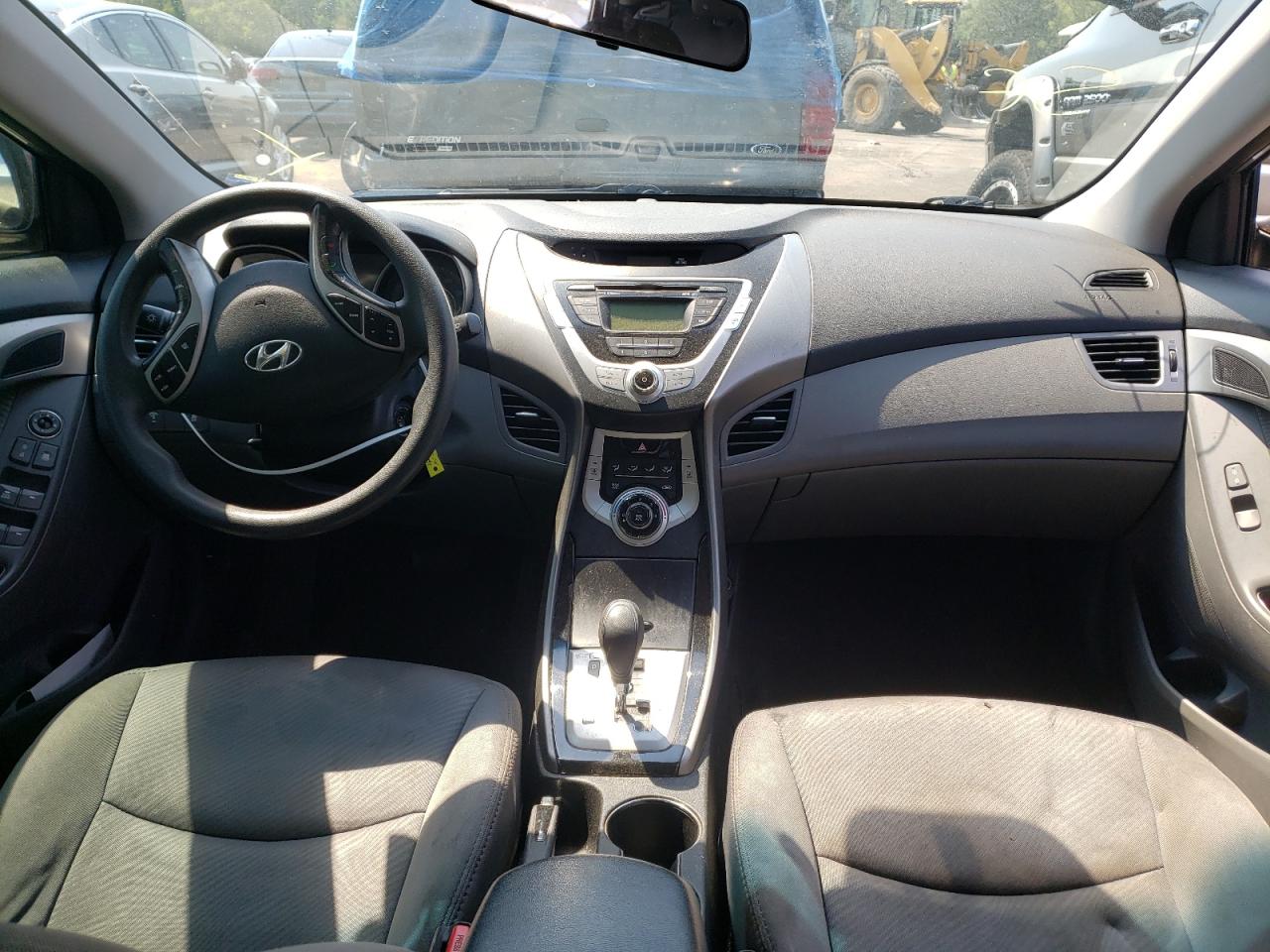 Photo 9 from auction – 2012 HYUNDAI ELANTRA GL with VIN 5NPDH4AE8CH127131