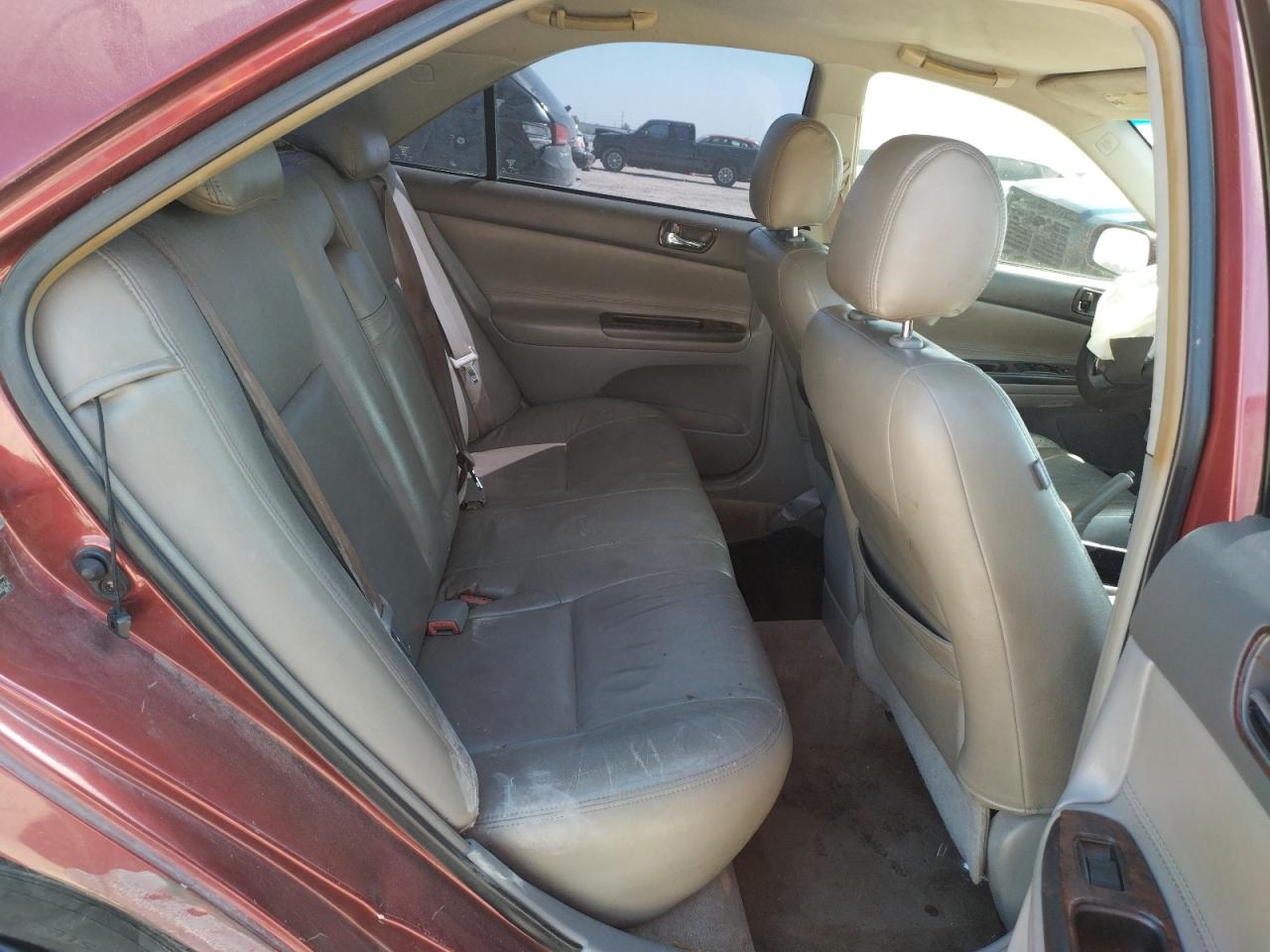 Photo 6 from auction – 2005 TOYOTA CAMRY LE with VIN 4T1BF30K75U083254
