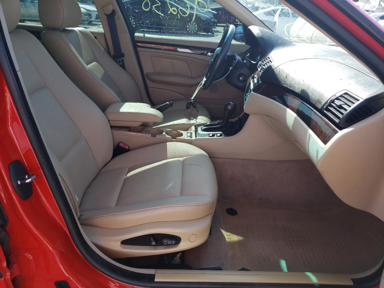 Photo 5 from auction – 2005 BMW 325 I with VIN WBAEV33455KX12777