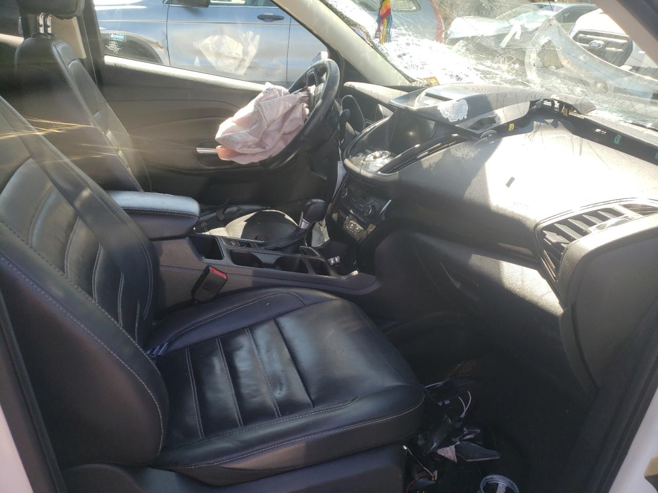 Photo 5 from auction – 2017 FORD ESCAPE TIT with VIN 1FMCU9J91HUB34454