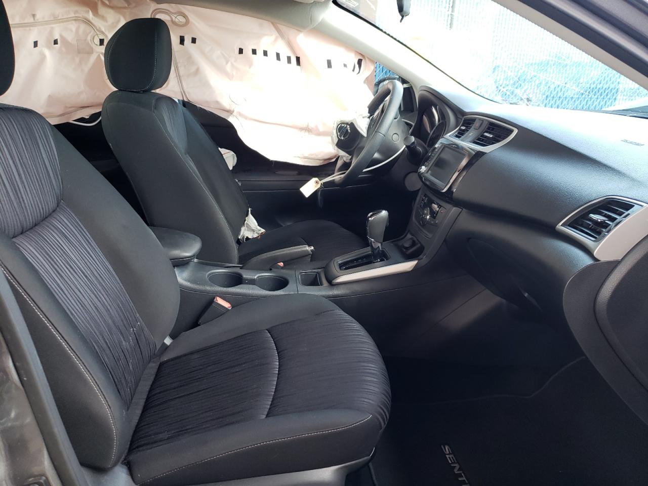 Photo 5 from auction – 2019 NISSAN SENTRA S with VIN 3N1AB7AP1KY373949