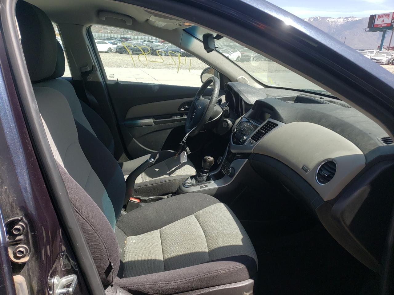Photo 5 from auction – 2014 CHEVROLET CRUZE LS with VIN 1G1PB5SH1E7175342