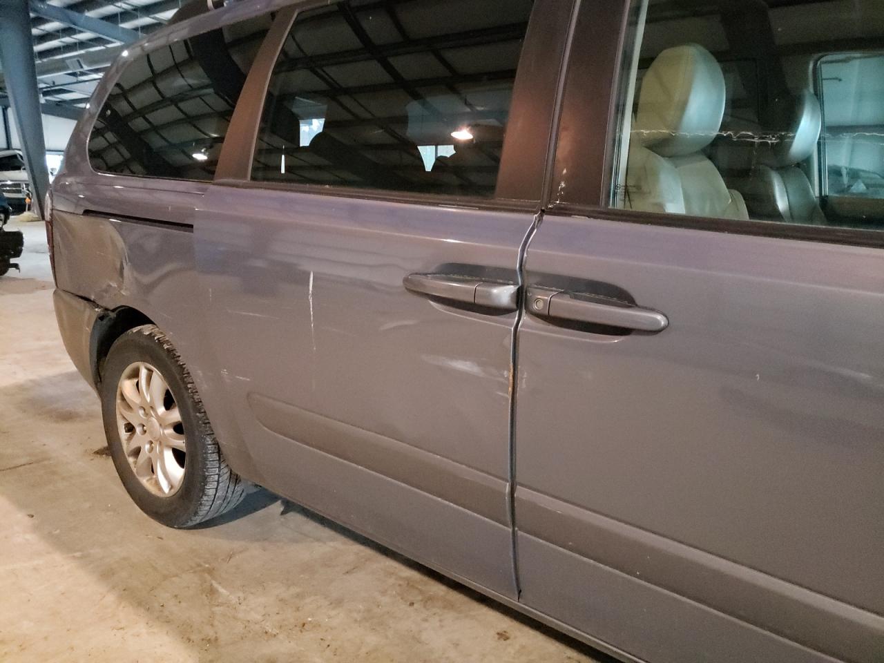 Photo 9 from auction – 2008 KIA SEDONA EX with VIN KNDMB233986194355