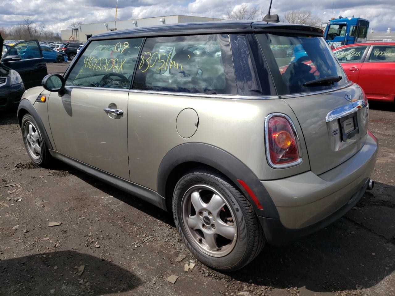 Photo 3 from auction – 2009 MINI COOPER with VIN WMWMF33599TW79588