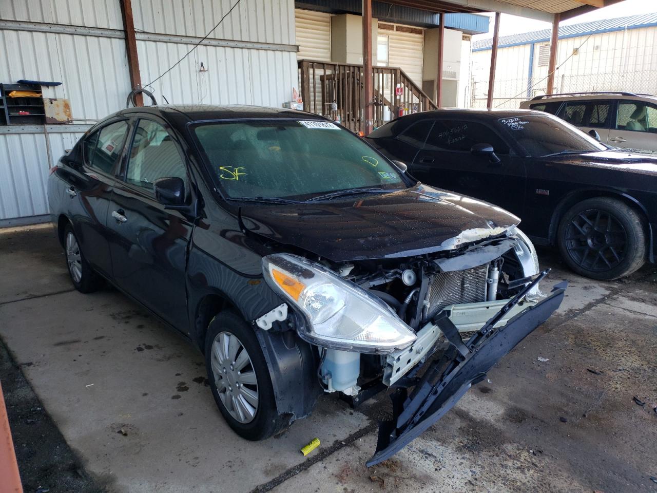 NISSAN VERSA S 2018 with VIN 3N1CN7AP8JL823754 - Photo from auction