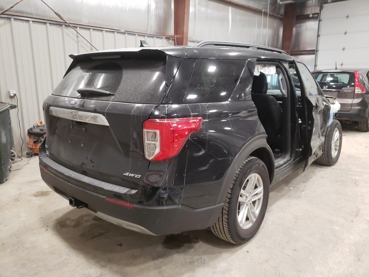 Photo 4 from auction – 2021 FORD EXPLORER X with VIN 1FMSK8DH4MGB13301