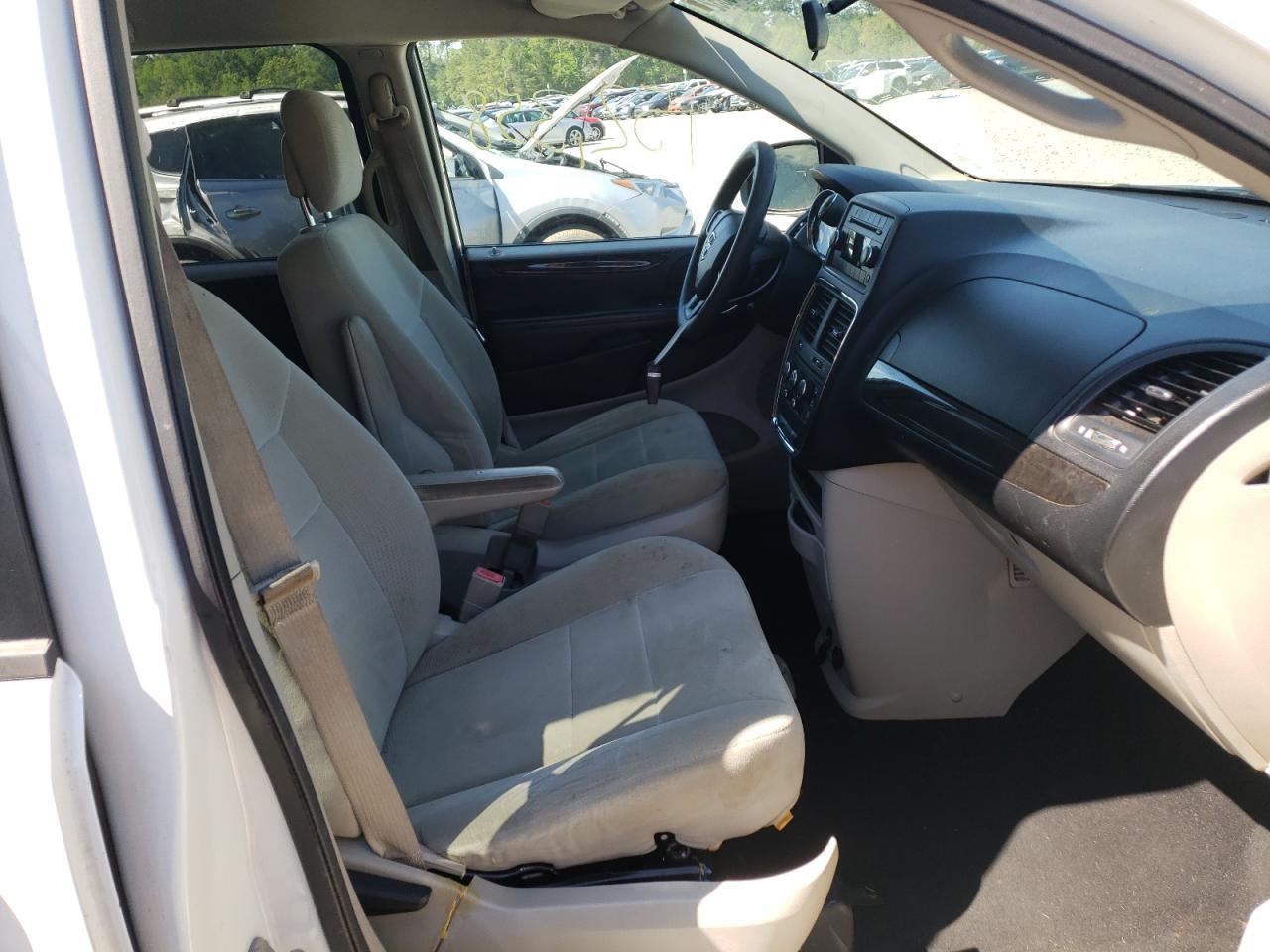 Photo 5 from auction – 2012 DODGE GRAND CARA with VIN 2C4RDGCG5CR405407