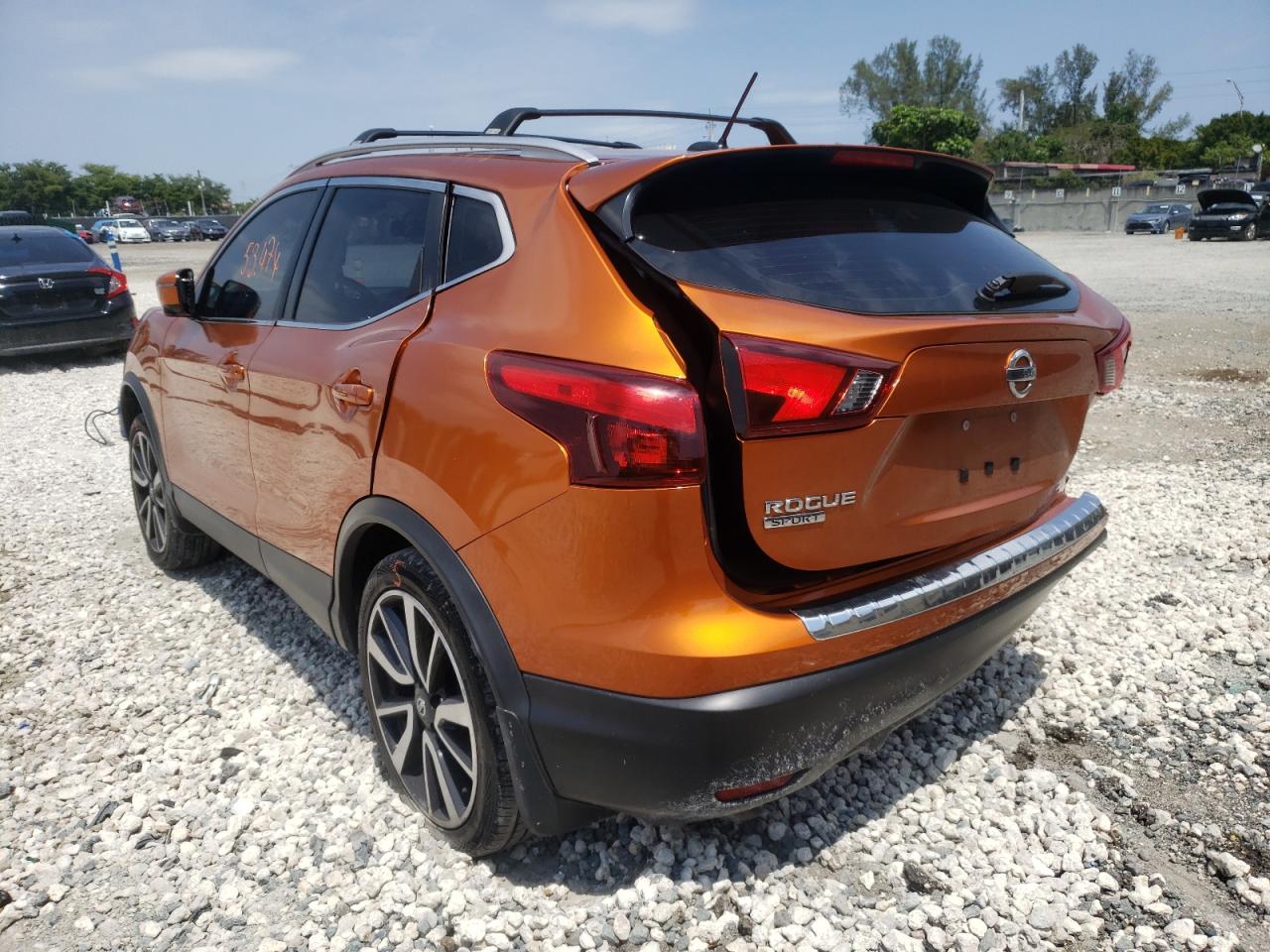 Photo 3 from auction – 2017 NISSAN ROGUE with VIN JN1BJ1CP6HW028451