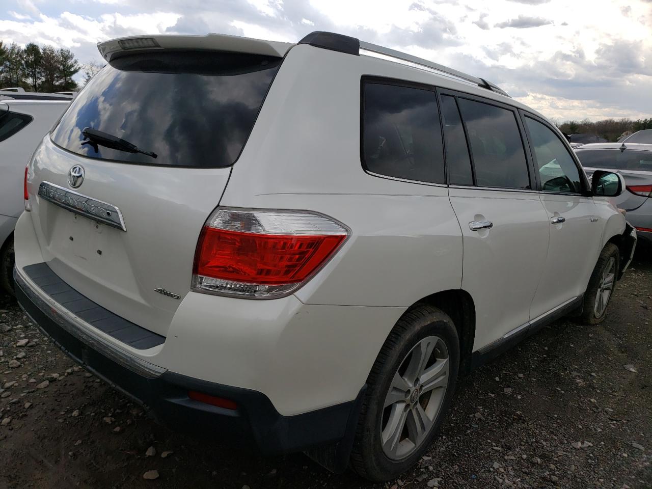 Photo 4 from auction – 2012 TOYOTA HIGHLANDER with VIN 5TDDK3EH8CS114888
