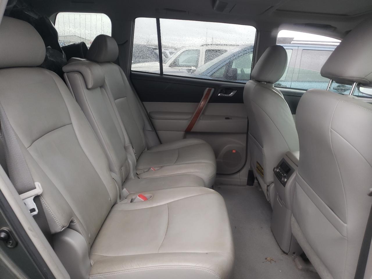 Photo 6 from auction – 2008 TOYOTA HIGHLANDER with VIN JTEES42A782098145