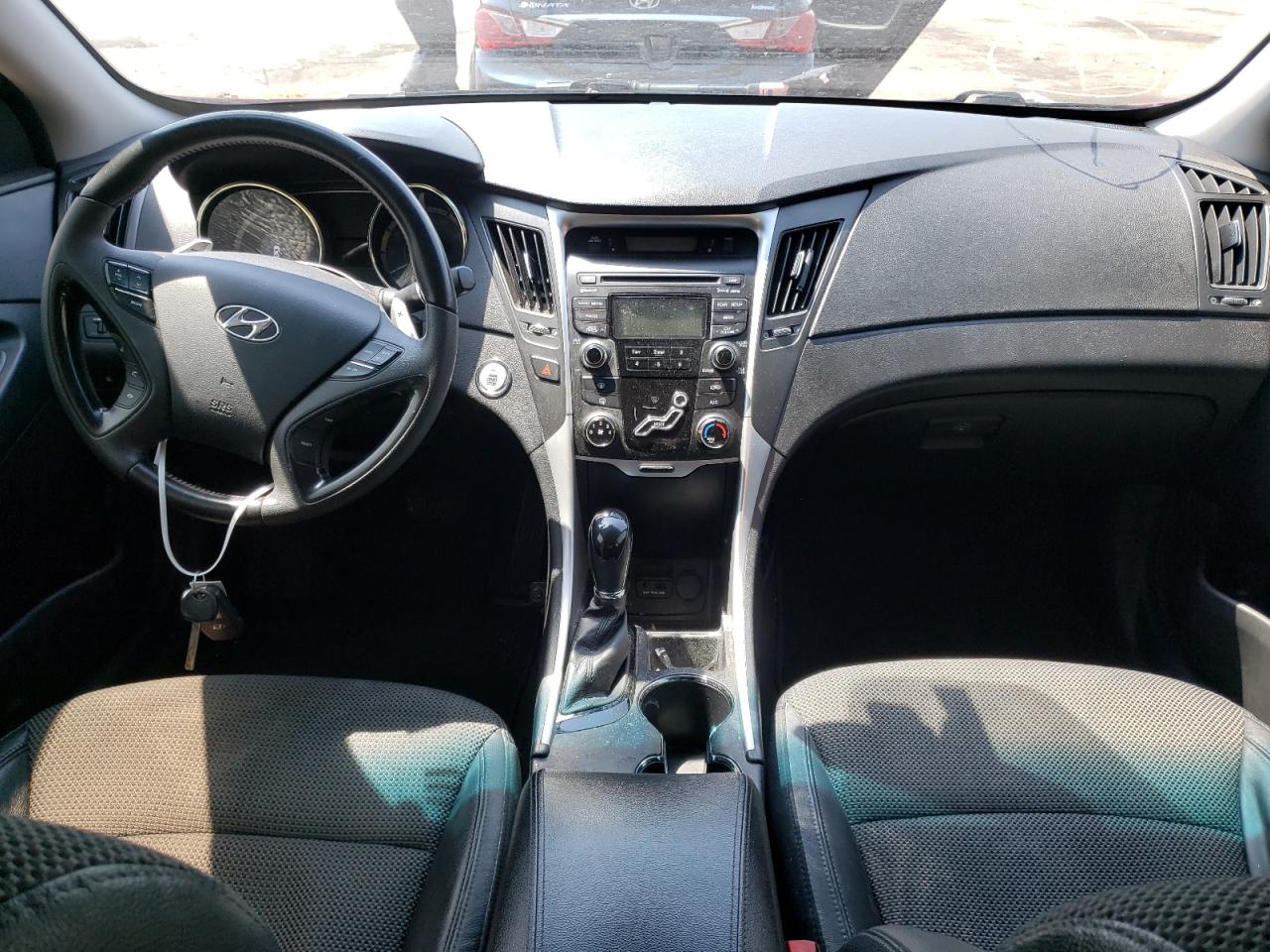 Photo 9 from auction – 2012 HYUNDAI SONATA SE with VIN 5NPEC4ACXCH437010